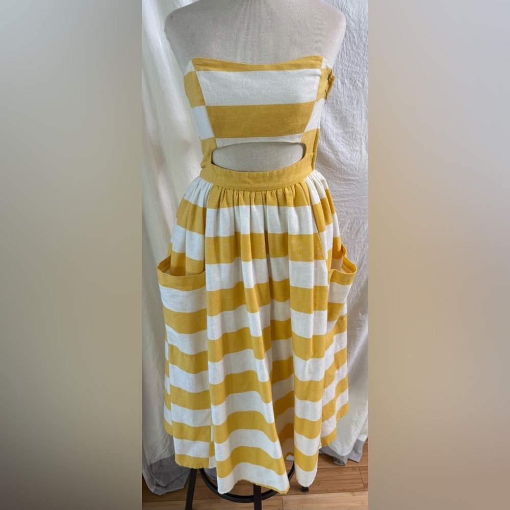 Cut Out Midi Dress in White & Yellow
MARA HOFFMAN Size 0